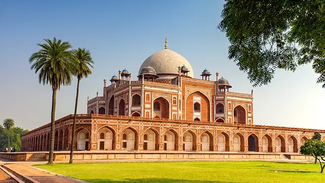 Fatehpur Sikri Guided Tour vs DIY: Which Is Better?