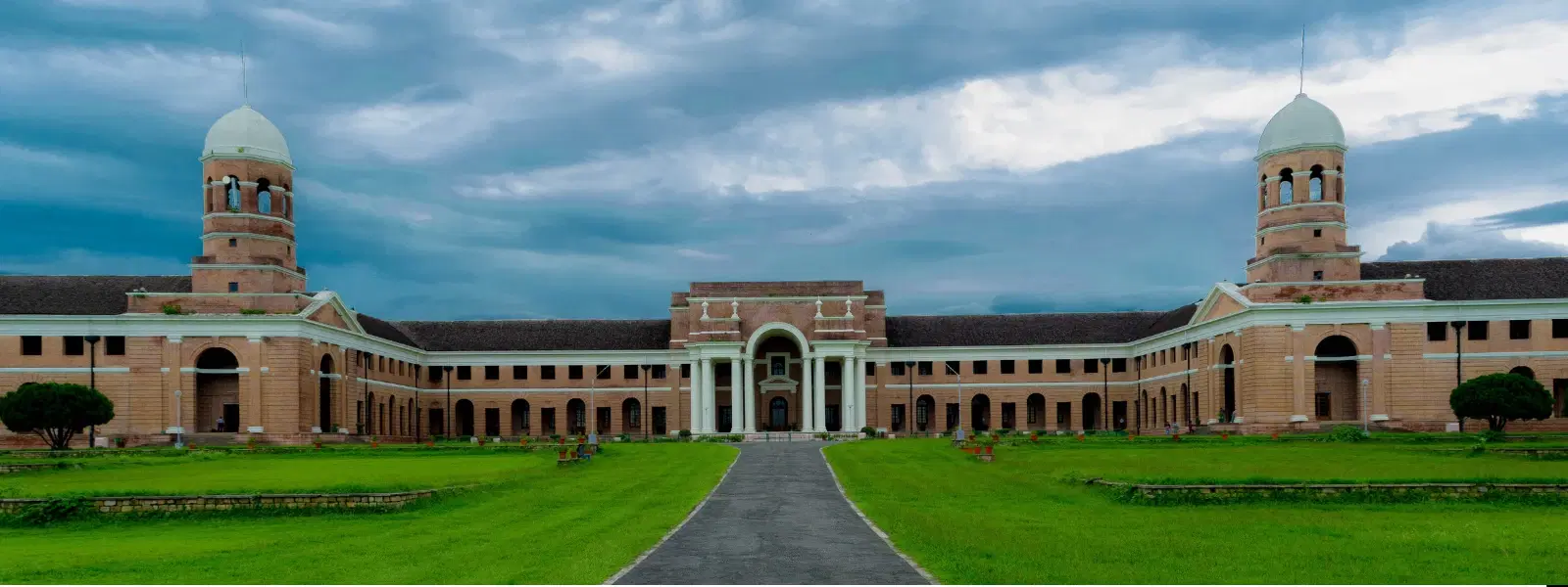 How to Discover Royal Schools in Small Towns