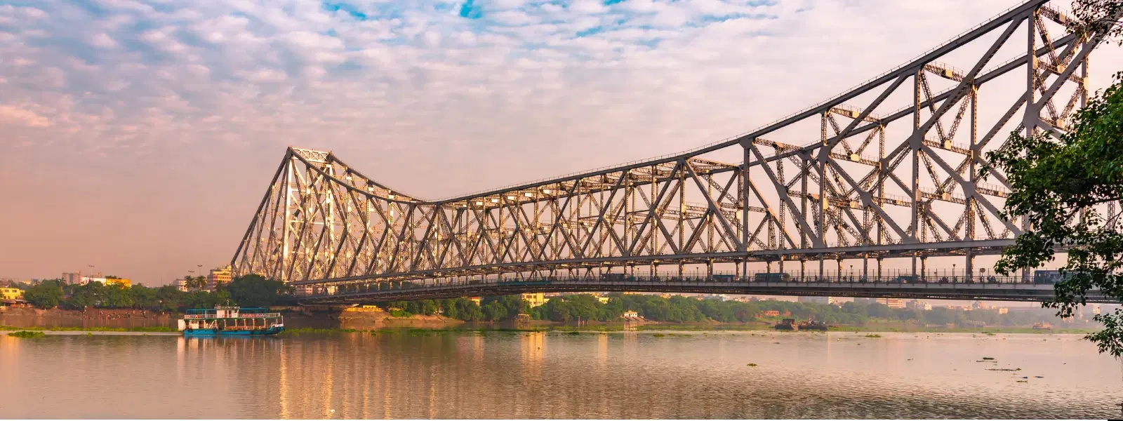 How to Explore the Best Street Food of Calcutta