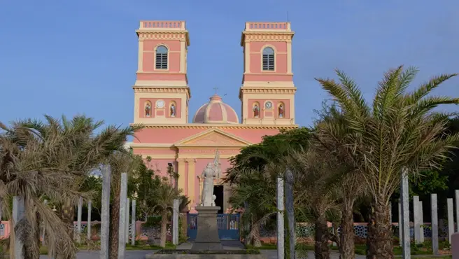 How to Explore Villages with Historic Wooden Churches