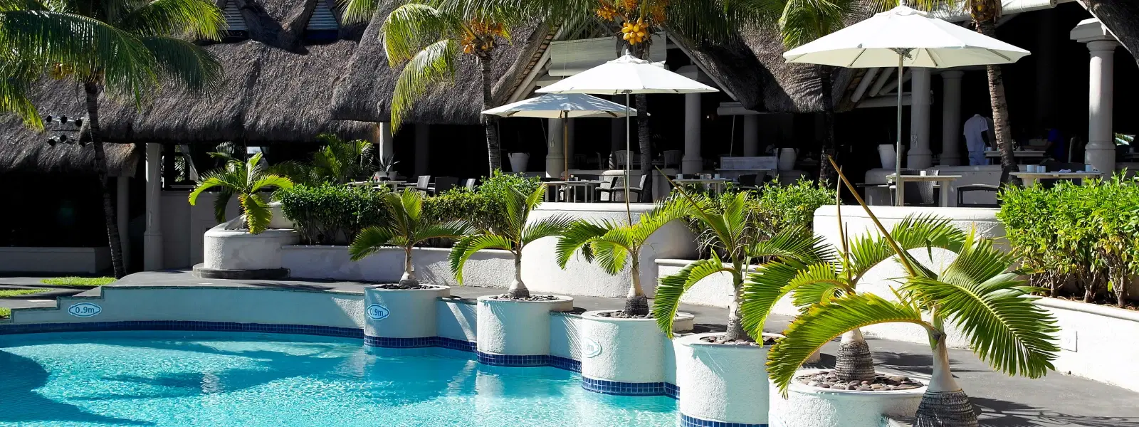 Santorini Insights: Discovering Luxury Hotel Experiences