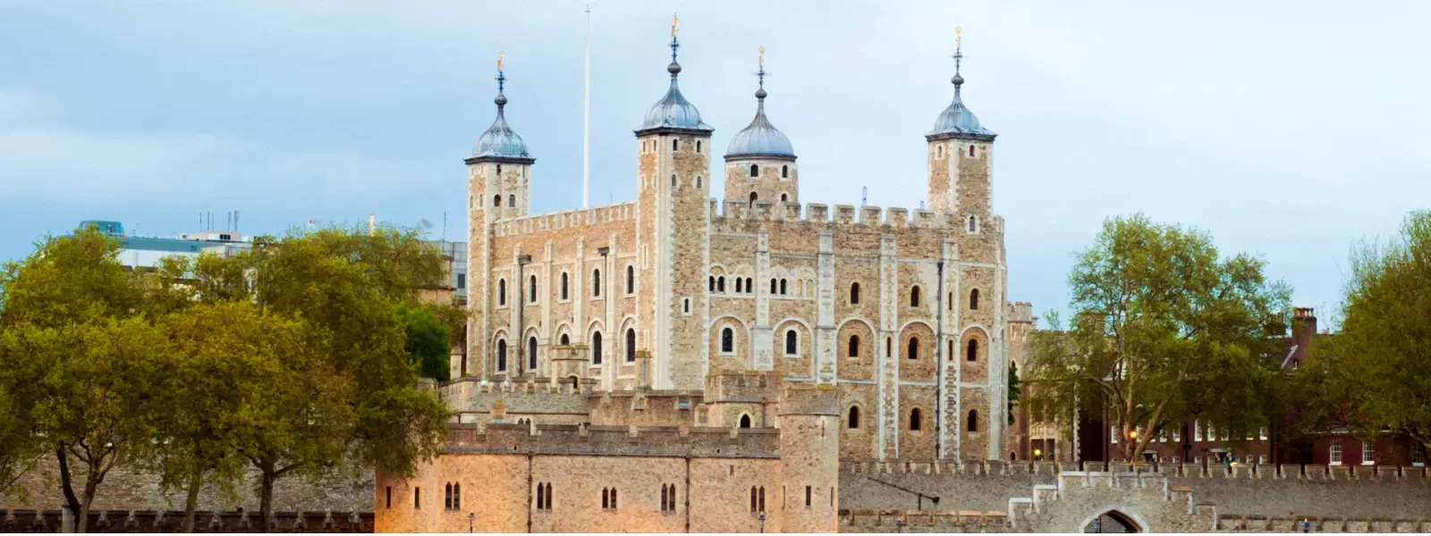 Top 6 Places to Visit in Britain: A Travel Guide Must-See