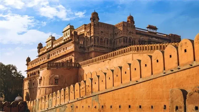 15 Unique Places to Visit in Rajasthan: A Complete Checklist